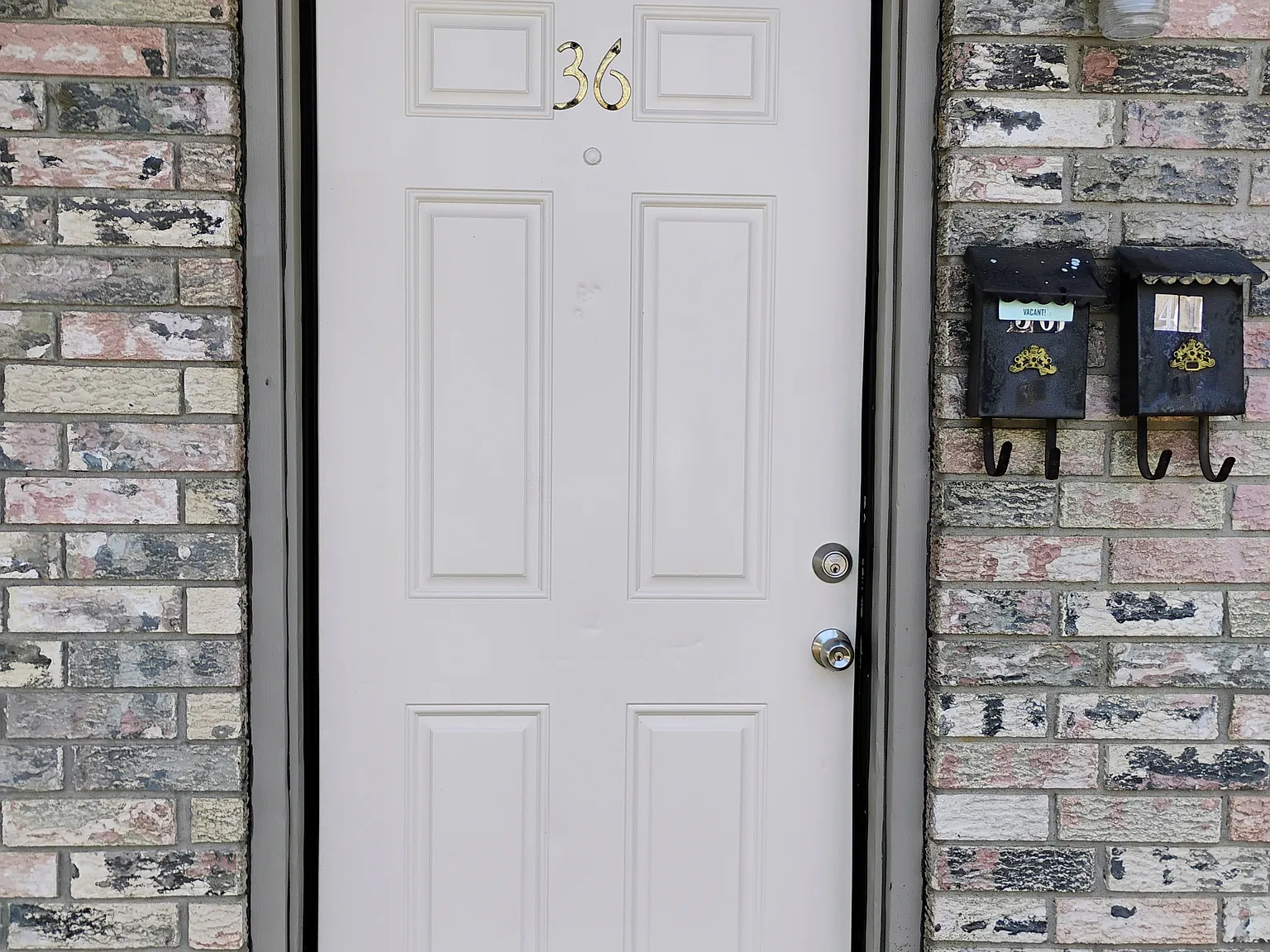 112 Latona Ln — Photo 2