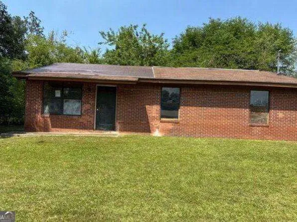 307 E Hobson St, Sylvester, GA 31791