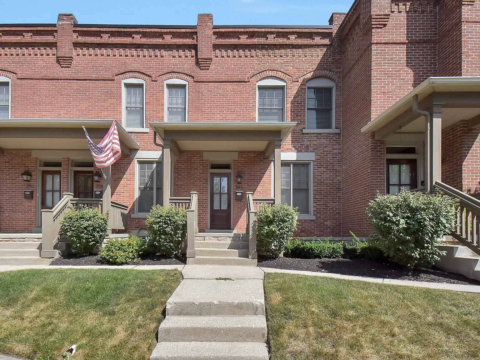 3 bed, 3.5 bath, 1728 sqft, $3,400 — Photo 1