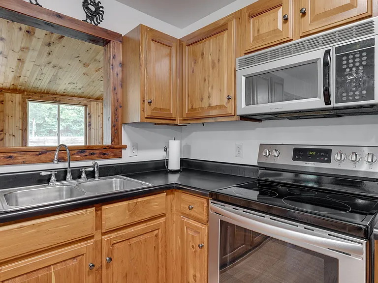 970 Old Limestone Rd E — Photo 13