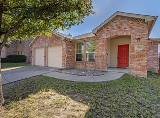 1100 Mockingbird Dr, Aubrey, TX 76227