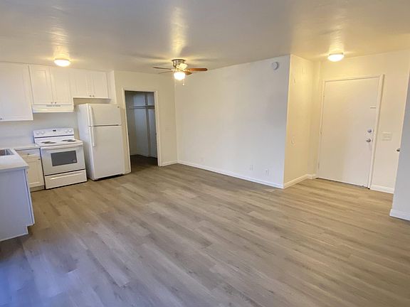 4th image of 4377 W Point Loma Blvd APT E