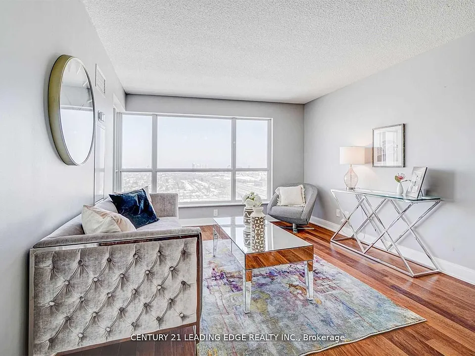 135 Village Green Sq #2415