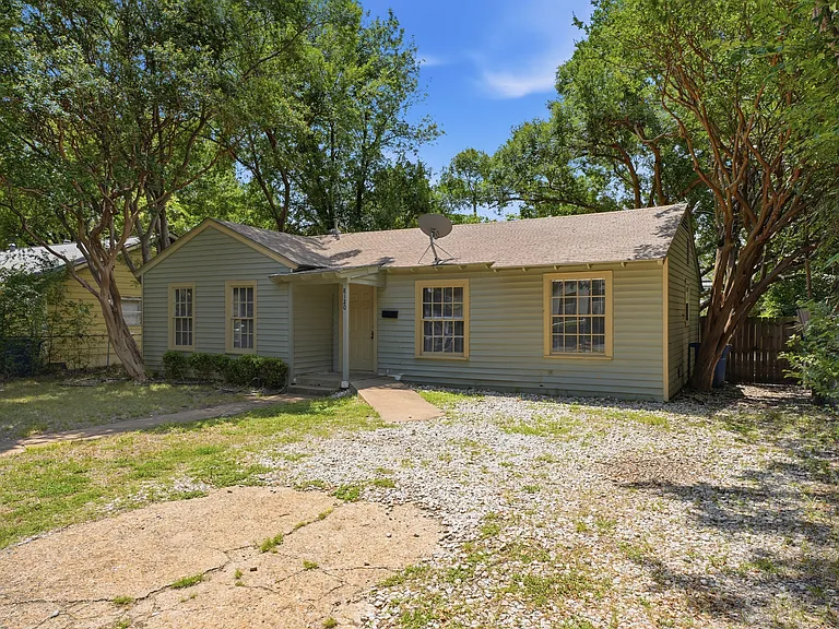 8120 Rayville Dr — Photo 2