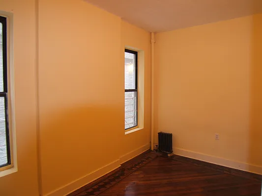 Rented by Joel Weisz, LREB | media 3