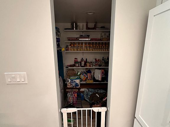 Walk in Pantry