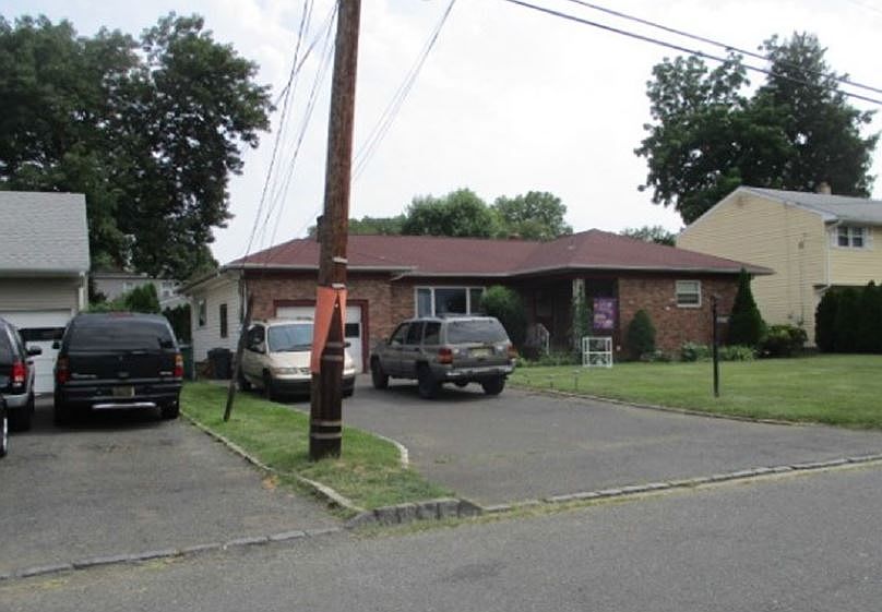 2nd image of 329 Myrtle Ave