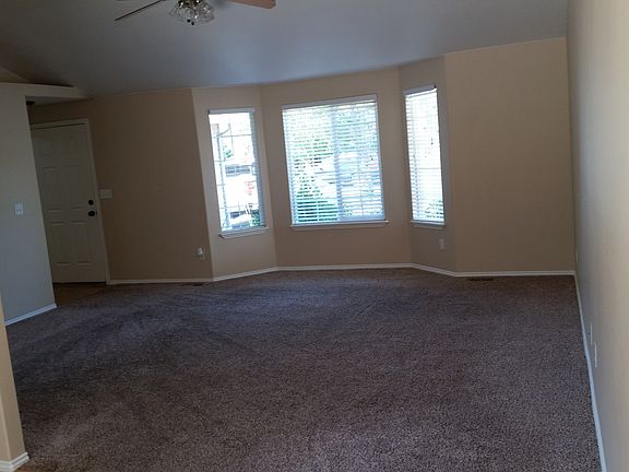 3rd image of 578 Wildflower Dr