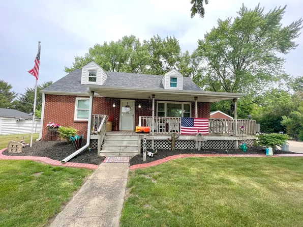 704 Eden Park Dr, Rantoul, IL 61866