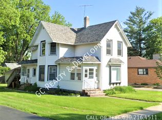 132 S McHenry Ave #2, Crystal Lake, IL 60014