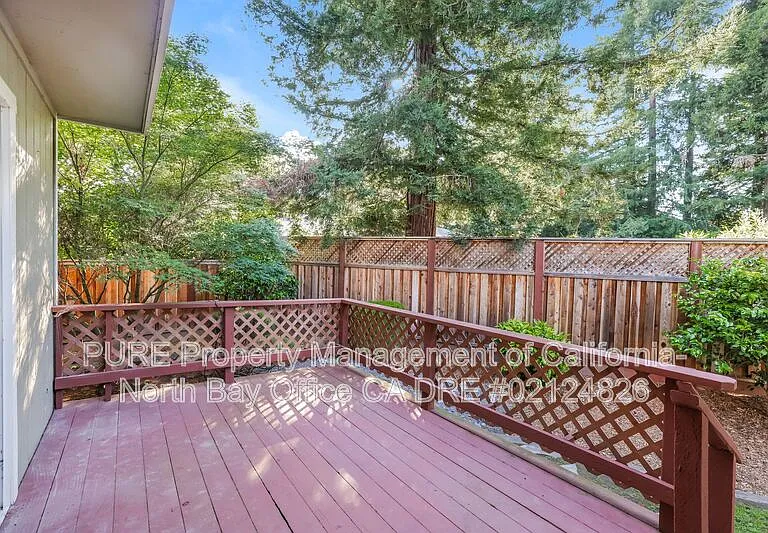 8 Voss Park Cir — Photo 28