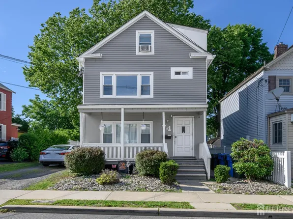 74 Albert St, Woodbridge, NJ 07095