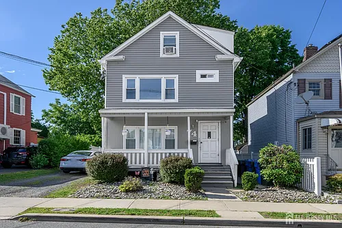 74 Albert St Photo 1