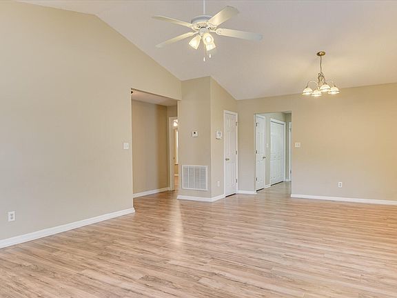 5th image of 118 Charleston Row Blvd