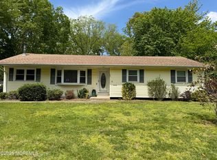 15 Crest Road, Jackson, NJ 08527