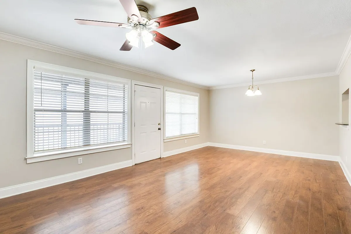 Building Photo - 112 Hillside Dr #26