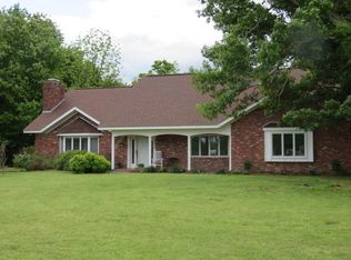 229 W Country Club Dr, Clarksville, AR 72830