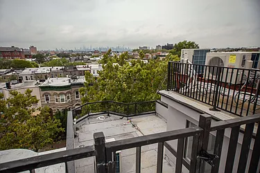 Rented by Venn NY Inc