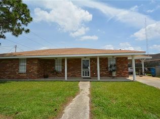 401 E Genie St, Chalmette, LA 70043