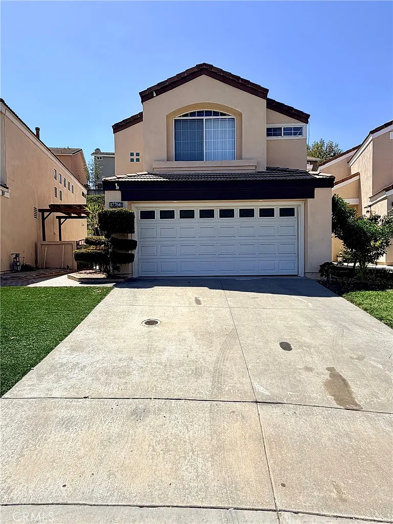 3 bed, 2.5 bath, 1621 sqft, $3,350 — Photo 1