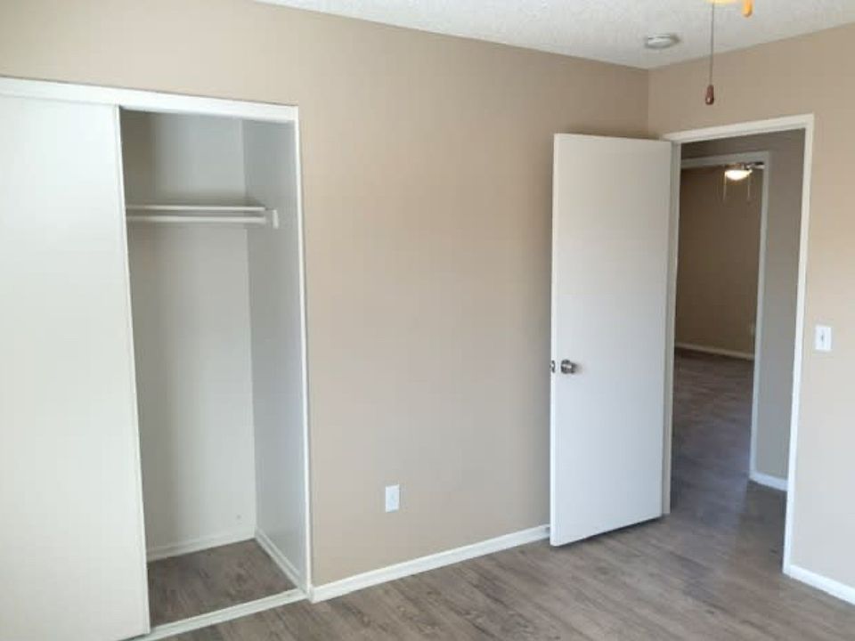 1st image of 2517 Belmont Ave