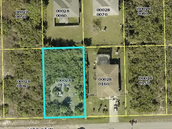 3010 63rd St W #17, Lehigh Acres, FL 33971