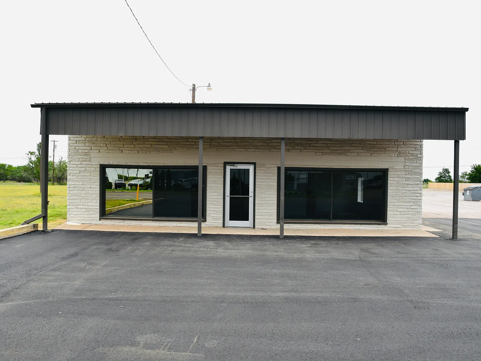 1 bed, 1100 sqft, $1,100 — Photo 3