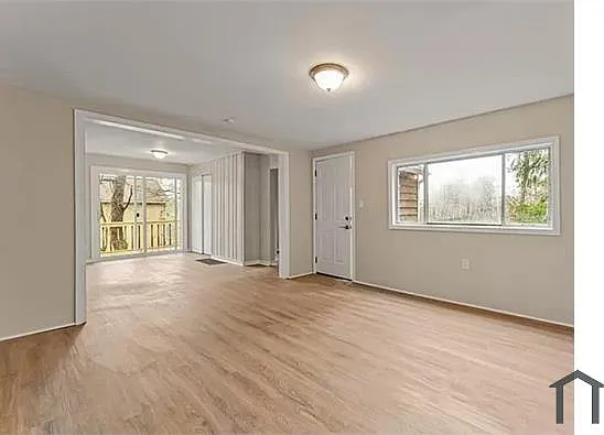 653 Illinois Ave — Photo 4