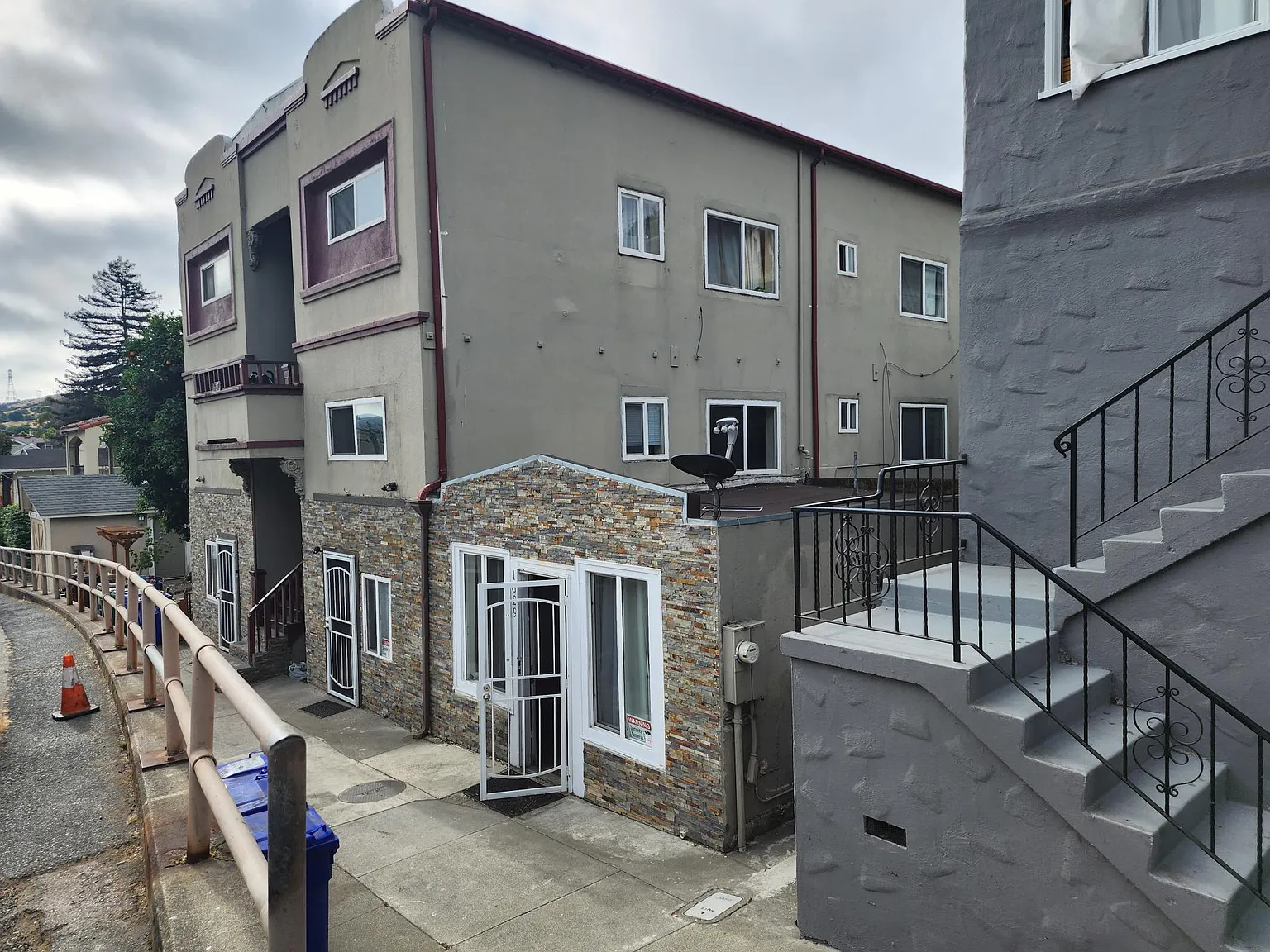 Studio, 500 sqft, $1,700 — Photo 2