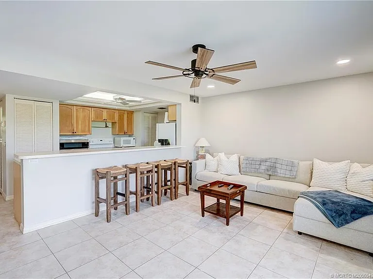 5539 NE Gulfstream Way — Photo 13