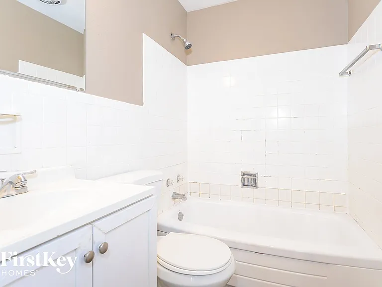 825 Manresa Ln — Photo 13