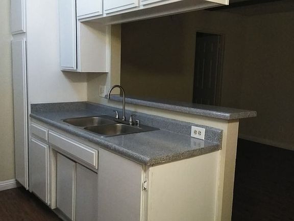 2nd image of 21825 Saticoy St APT 7