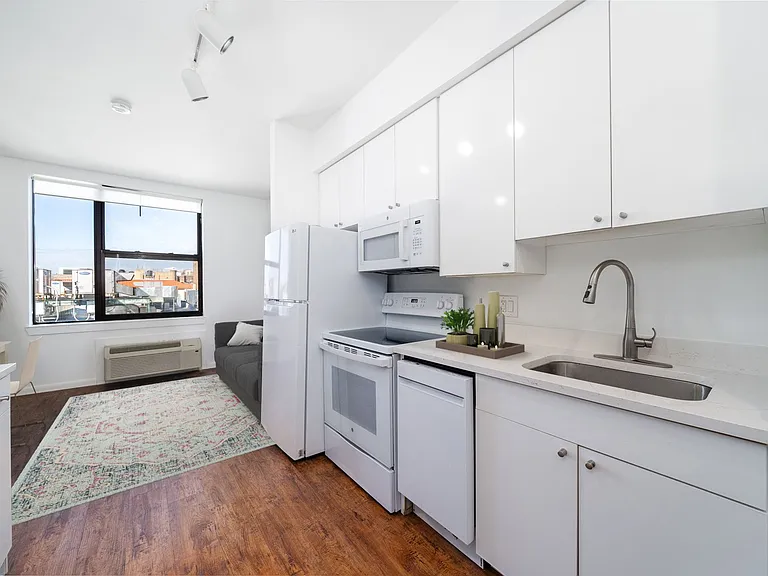 253 Academy — Photo 27