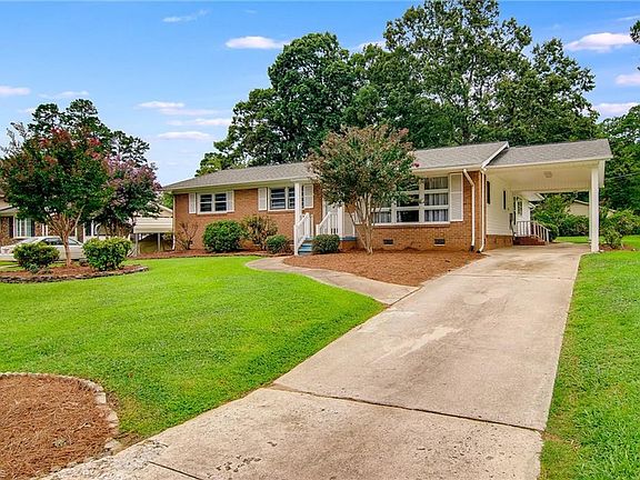 4th image of 4008 Donegal Dr