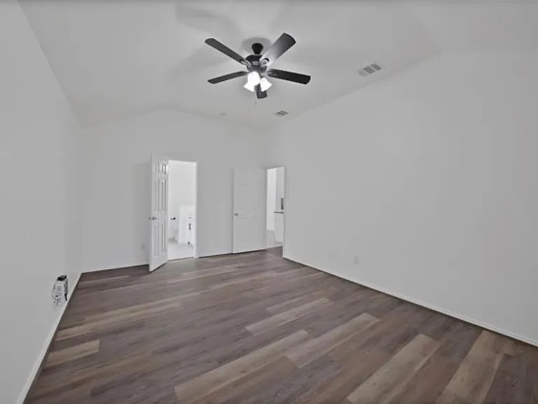 1002 Manassas Dr — Photo 20