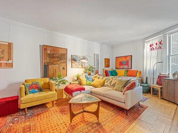 41-08 43rd St APT 2C, Queens, NY 11104