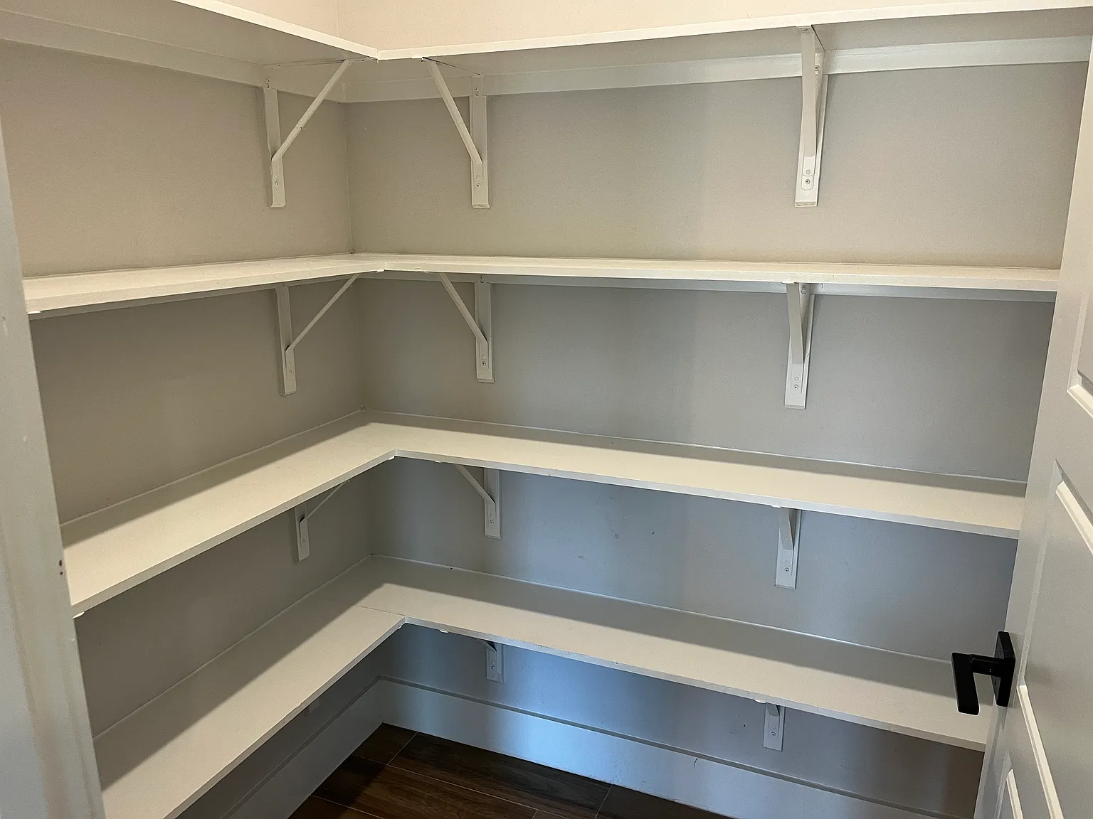 3 bed, 1800 sqft, $2,500 — Photo 3