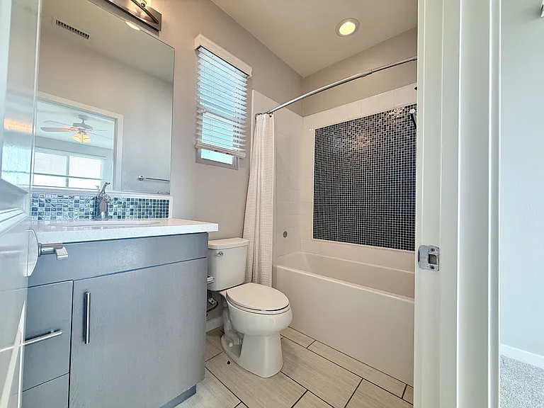 5517 Palm Dr — Photo 41