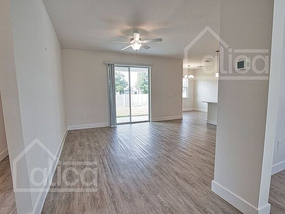 4th image of 3539 Donahue Ave