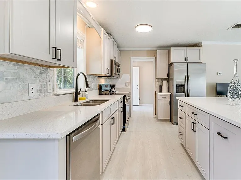 8125 Shelley Trl — Photo 3