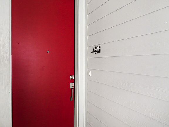 2nd image of 2217 N Fitzhugh Ave #206
