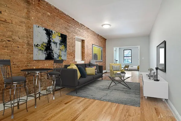Rented by Anchor Associates | media 9