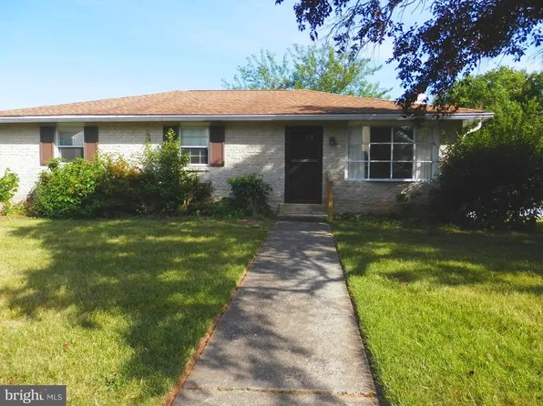 7 Cathy Ln, Aston, PA 19014