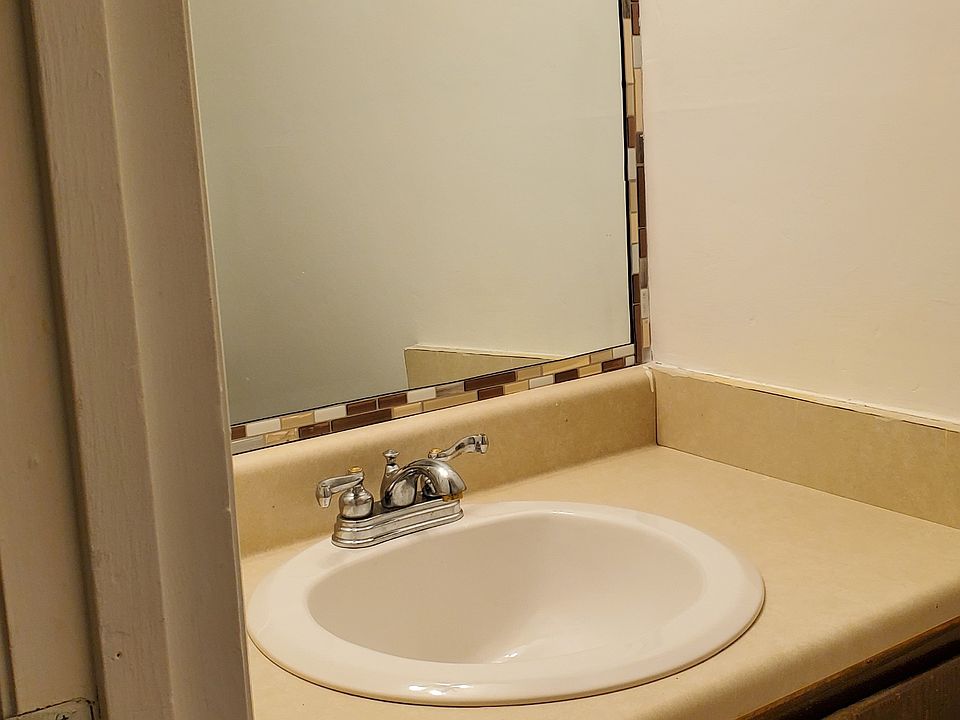 1st image of 941 Glynn Oaks Dr