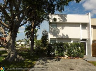 7933 SW 8th St, North Lauderdale, FL 33068