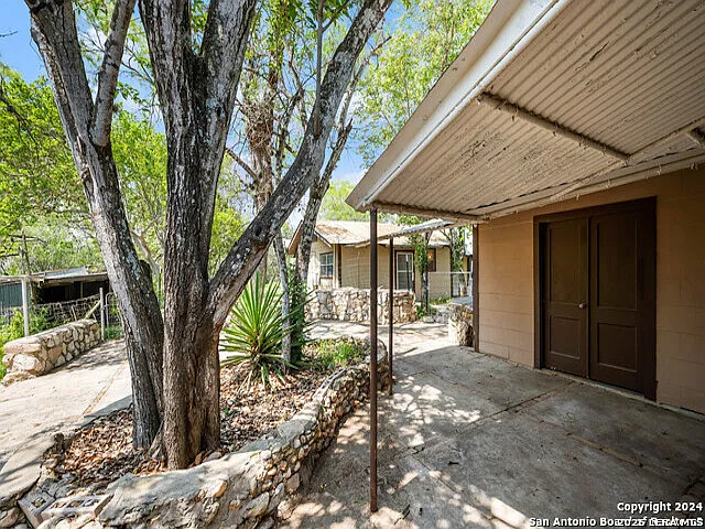 932 Toepperwein Rd — Photo 13