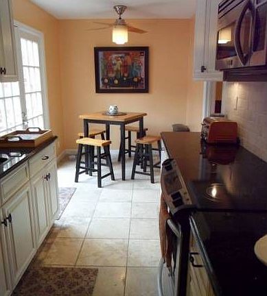 Granite and SS appliances