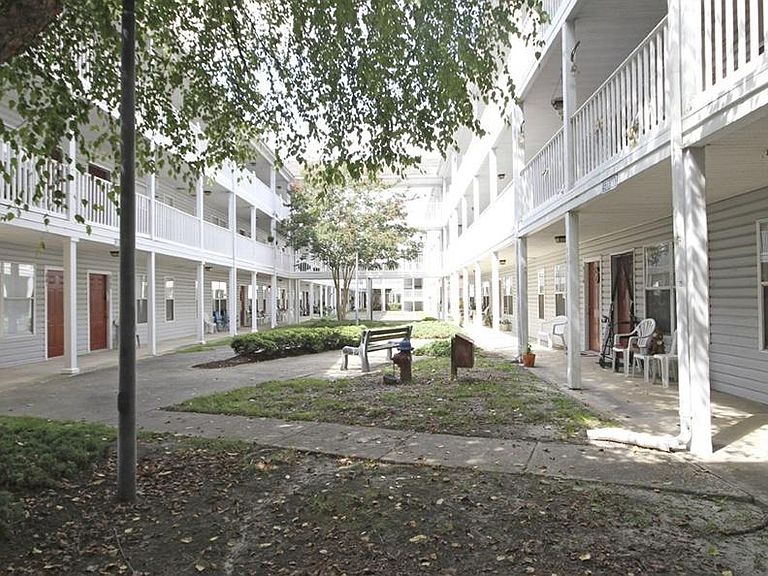 Chesapeake Crossing and The Courtyards 55+ Senior Community Apartments