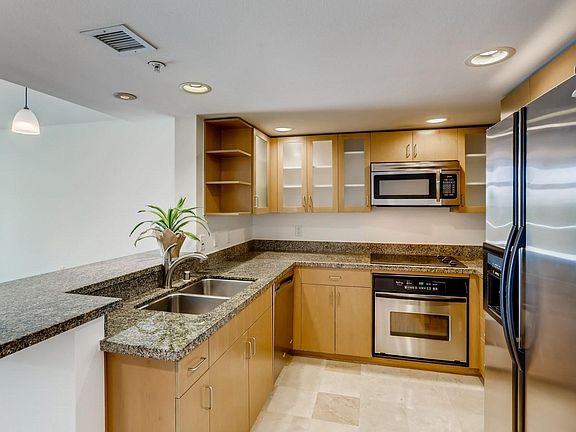 4th image of 13700 Marina Pointe Dr Unit 414