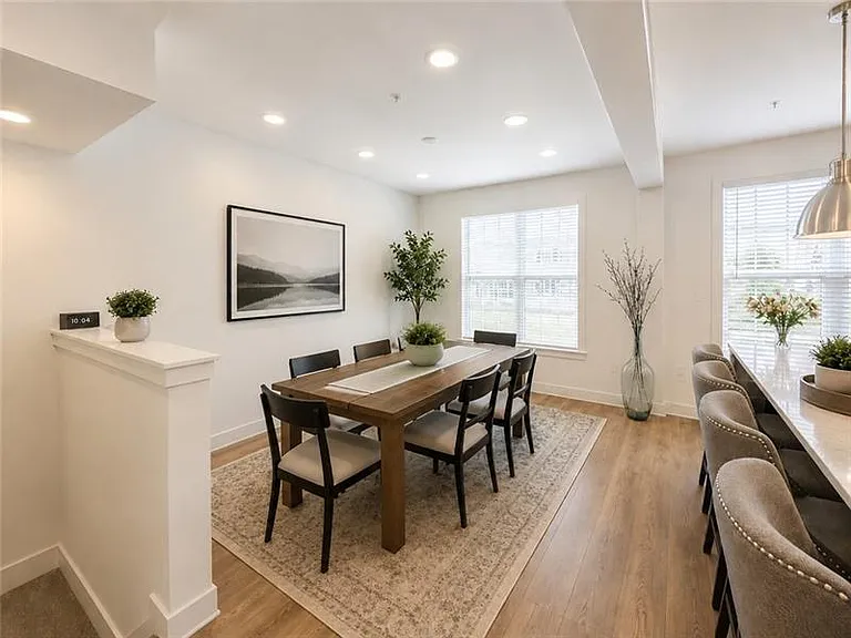 121 E Main St — Photo 10